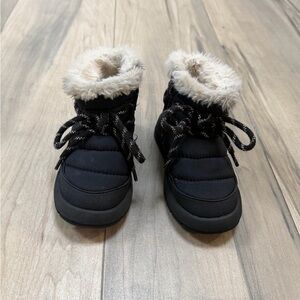 Zara quilted Boots, size 9 (6.1 inches)